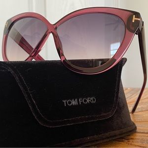 NWT Tom Ford FT0511 69B Arabella Ladies Sunglasses